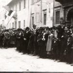 immagine bandiera che arriva a Lucca